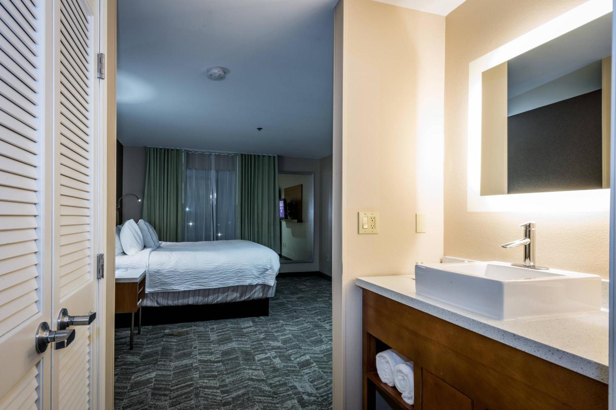 Springhill Suites By Marriott Denton Buitenkant foto
